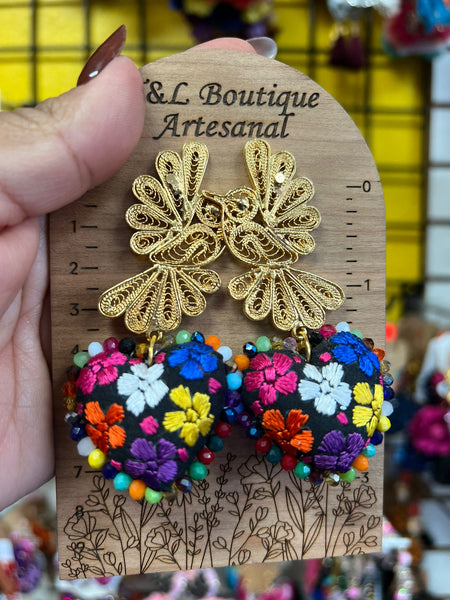 Aretes de corazon Bordados, aretes Tradicionales Mexicanos, Aretes bordados A mano, Artesanía Mexicana, Aretes San Antonino