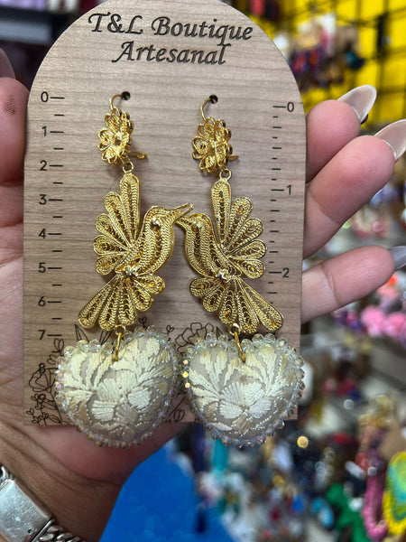 Aretes de corazon Bordados, aretes Tradicionales Mexicanos, Aretes bordados A mano, Artesanía Mexicana, Aretes San Antonino