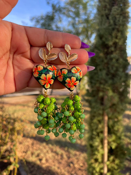 Queen!/ Aretes de copal, Aretes Tradicionales Mexicanos, Aretes pintados a mano, Artesanía Mexicana