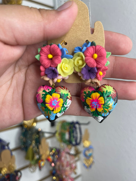 Camila/ Aretes de copal, Aretes Tradicionales Mexicanos, Aretes pintados a mano, Artesanía Mexicana