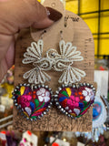 Aretes de corazon Bordados, aretes Tradicionales Mexicanos, Aretes bordados A mano, Artesanía Mexicana, Aretes San Antonino