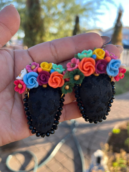 Gretel/ Aretes Bordados, aretes de calavera, Dia de muertos, aretes Tradicionales Mexicanos, Aretes bordados A mano, Artesanía Mexicana