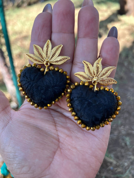 Aretes de corazon Bordados, aretes Tradicionales Mexicanos, Aretes bordados A mano, Artesanía Mexicana, Aretes San Antonino