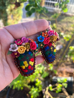 Clara/ Aretes Bordados, aretes de calavera, Dia de muertos, aretes Tradicionales Mexicanos, Aretes bordados A mano, Artesanía Mexicana