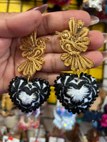 Aretes de corazon Bordados, aretes Tradicionales Mexicanos, Aretes bordados A mano, Artesanía Mexicana, Aretes San Antonino