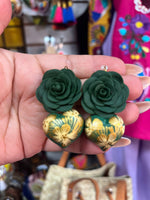 Green roses/ Aretes de copal, Aretes Tradicionales Mexicanos, Aretes pintados a mano, Artesanía Mexicana