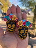 Athena/Aretes Bordados, aretes de calavera, Dia de muertos, aretes Tradicionales Mexicanos, Aretes bordados A mano, Artesanía Mexicana