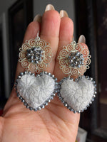 Aretes de corazon Bordados, aretes Tradicionales Mexicanos, Aretes bordados A mano, Artesanía Mexicana, Aretes San Antonino